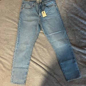 NWT Levi’s Wedgie Jeans